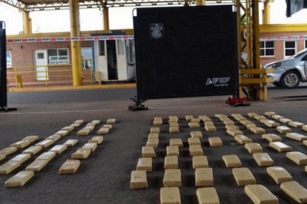 Secuestraron media tonelada de marihuana en un aeródromo