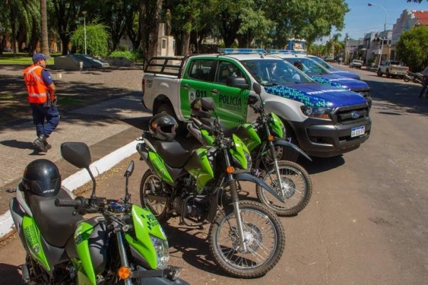 Curuzú Cuatiá: Entregaron móviles policiales y anunciaron la construcción de dos escuelas