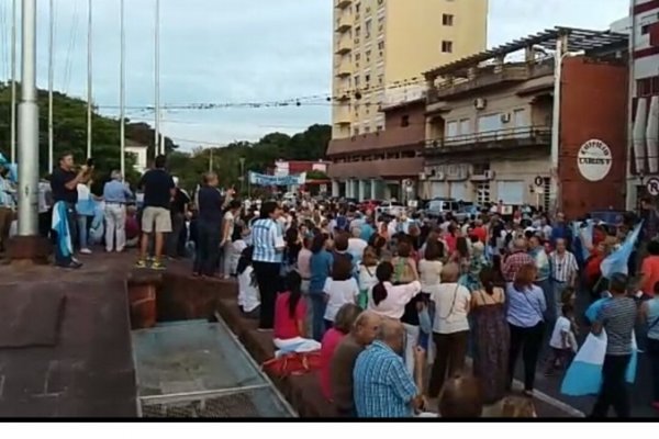 En Corrientes también hubo una manifestación en apoyo al Gobierno de Mauricio Macri