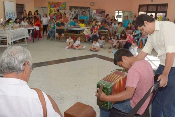 La Escuela de Arte Municipal inscribe a talleres de idiomas, manualidades, danza música e instrumentos