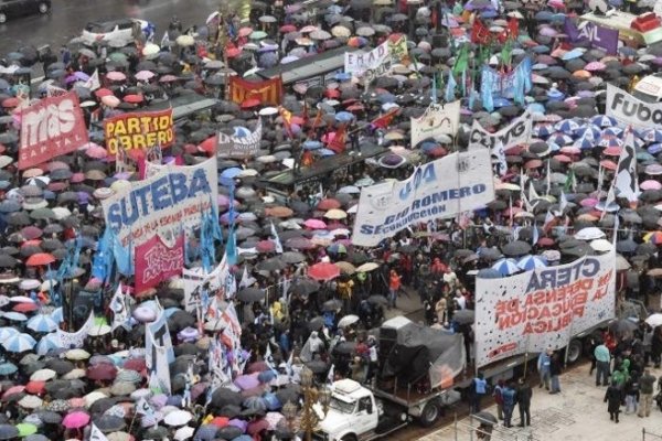 Paro docente en todo el país en contra de la represión