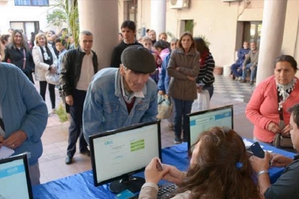 Inician registro y entrega de la SUBE a adultos mayores de 70 años