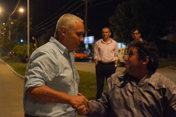 Fabián Ríos habilitó nueva iluminación en los parterres centrales de la avenida Frondizi