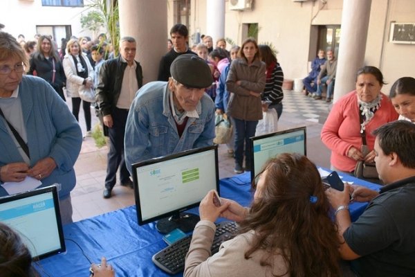 Capital: más de 500 adultos mayores de 70 años obtuvieron la SUBE