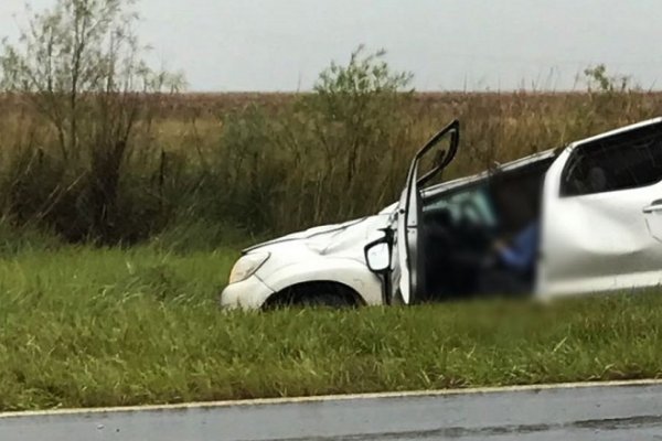 Loreto: Ex concejal de Ituzaingó murió tras despistar y volcar con su camioneta sobre Ruta 12