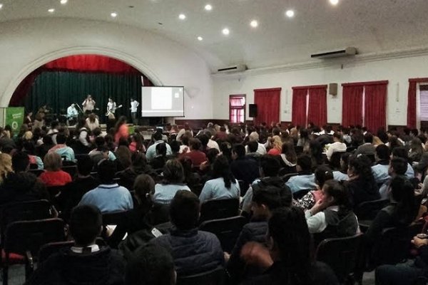 Más de 300 jóvenes participaron del Primer Encuentro Provincial del Programa Educación Solidaria