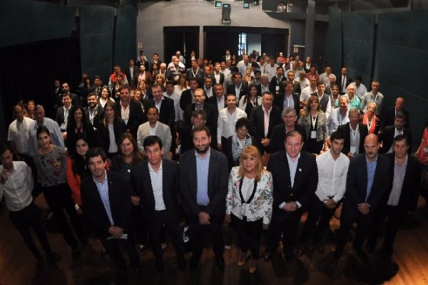 El Gobierno Nacional reunió a más de 70 intendentes del NEA