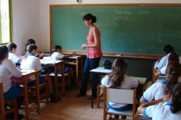 El salario docente en Corrientes supera a los de la región