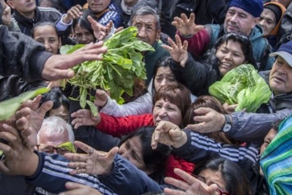 Verdurazo en Plaza de Mayo