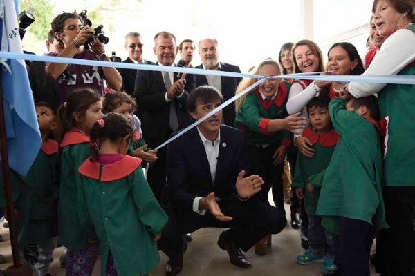 Colombi y Bullrich inauguraron edificios escolares en Esquina