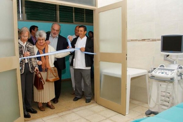 Colombi inauguró el servicio de Mamografía del hospital de Goya