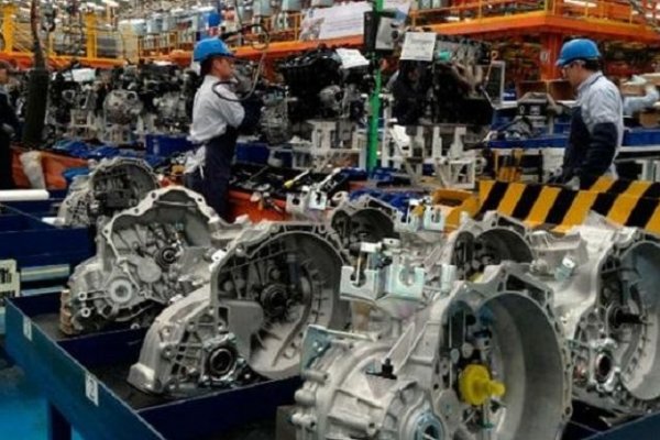 La industria se hundió 2,7% en el primer trimestre