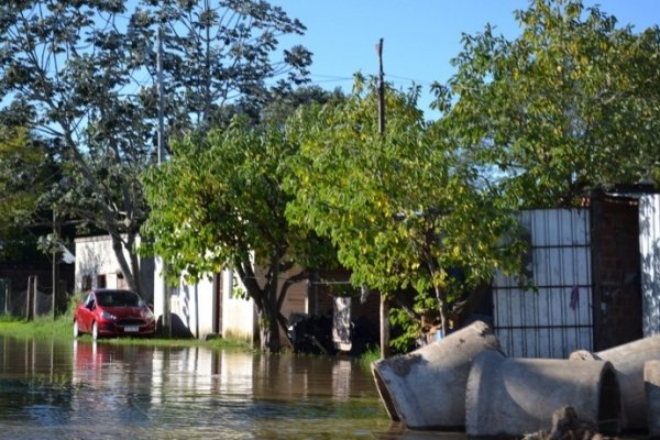 San Luis del Palmar: Delincuentes aprovechan la inundación para robar en las viviendas abandonadas