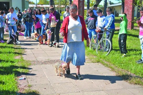 Vecinos del barrio Laguna Brava festejaron el Día del Animal