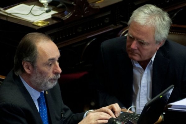 Tonelli negó que el Gobierno busque reducir derechos del trabajador