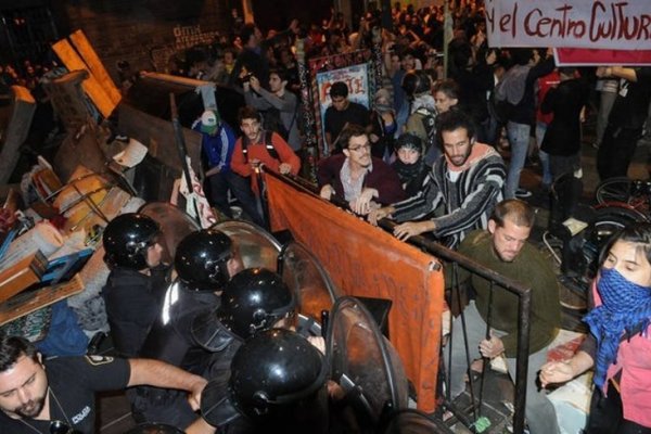 Se viene el juicio contra la policía de Macri que reprimió con balas de plomo en la Sala Alberdi