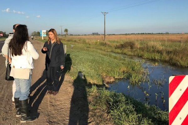 Ingrid Jetter recorre zonas afectadas por las lluvias en la Ruta 12