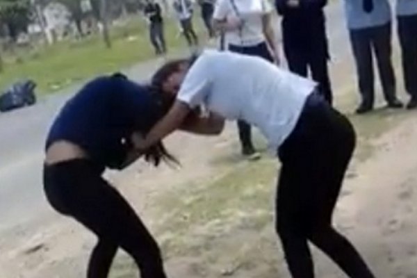 Corrientes: Violenta pelea entre dos alumnas del colegio Agop Seferian