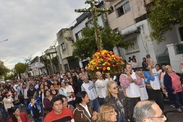 El pueblo correntino renovó su fe y tradición católica en la celebración de la Cruz de los Milagros