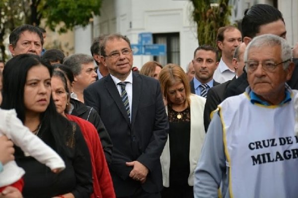 Tassano en la procesión de la Cruz milagrosa: Mantiene nuestra identidad como pueblo