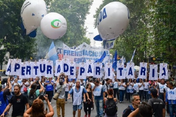 Suspendieron el fallo que ordena convocar a la paritaria nacional docente