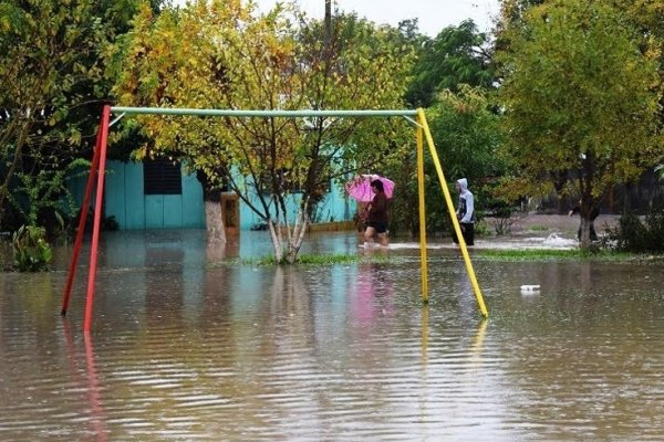 Solicitan condonación de deudas para barrio inundado de San Luis del Palmar