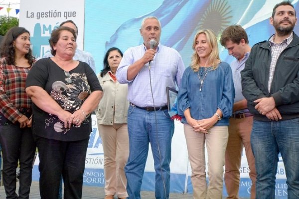 Ríos y Any Pereyra entregaron redes de cloaca, pluviales y cordones cunetas en el barrio Juan XXIII