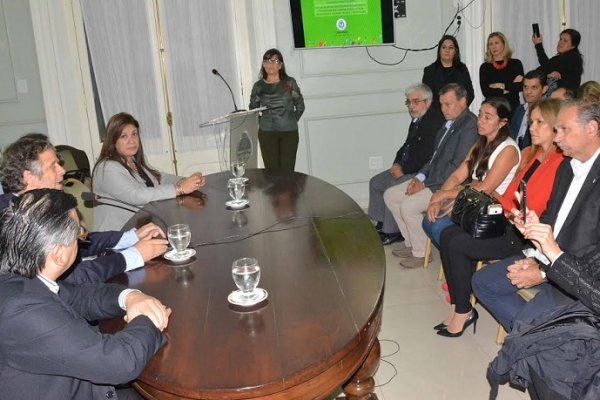 El Gobierno nacional articula con Corrientes la implementación de la Cobertura Universal de Salud