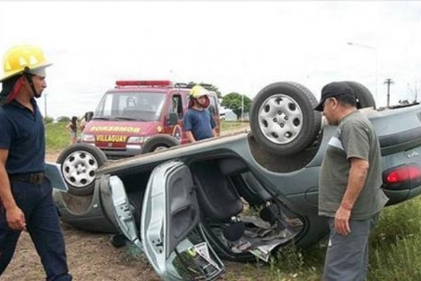 Una niña de tres años y dos hombres sufrieron heridas en un accidente de transito