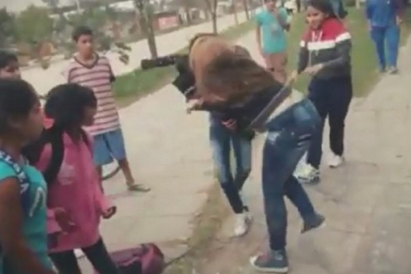 Se recupera la alumna apuñalada y su agresora sigue en libertad