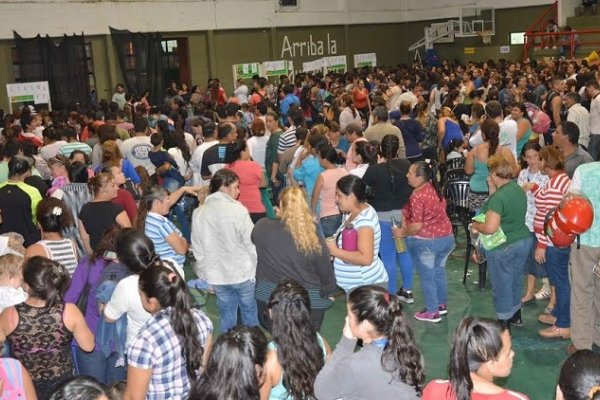 Entregaron 6 mil tarjetas Mbareté en el Centro de Educación Física