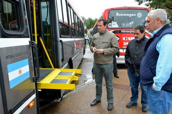 Corrientes: Ríos presentó 21 colectivos adaptados para personas con discapacidad