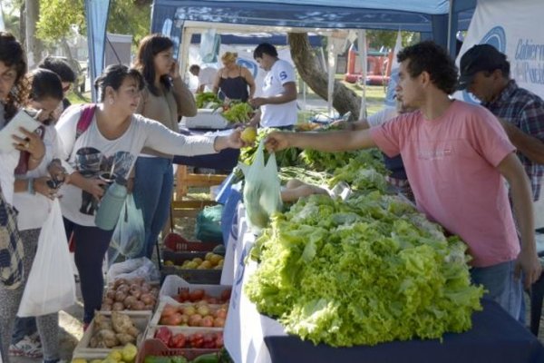 Corrientes: Cada vez más vecinos eligen comprar en los Mercados Populares