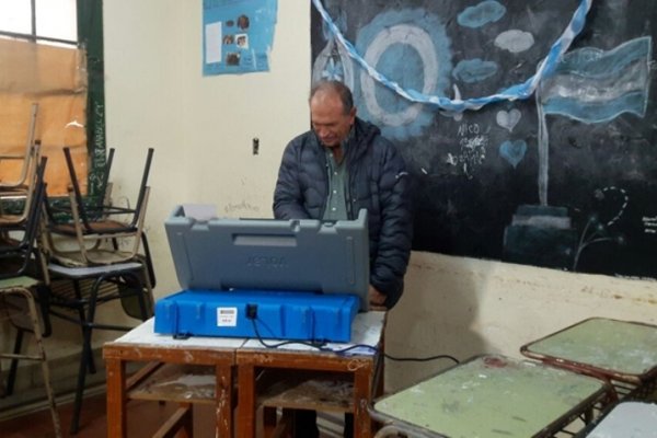 Emilio Lanari sufragó a través del voto electrónico