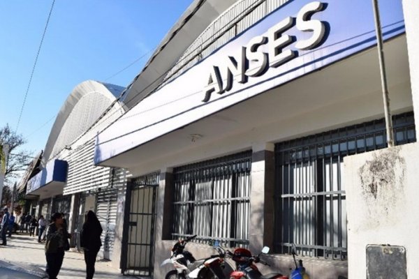 Trabajadores de Anses de paro total por reclamo salarial