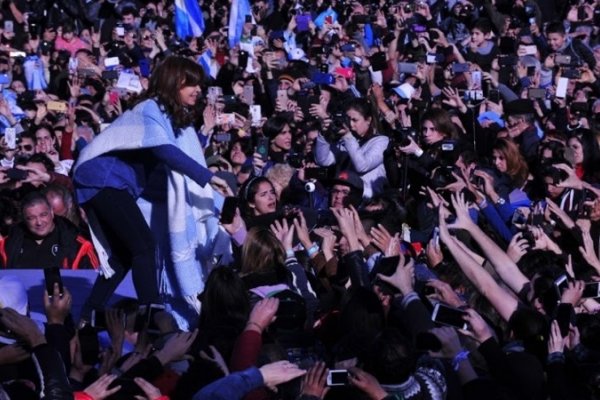 Elecciones: Cristina Kirchner arrasa en la Provincia y aplasta a Cambiemos