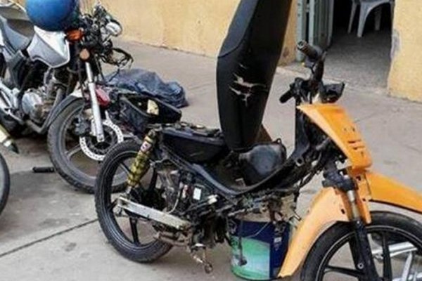 Santa Lucía: Hallan desarmadero de motos robadas