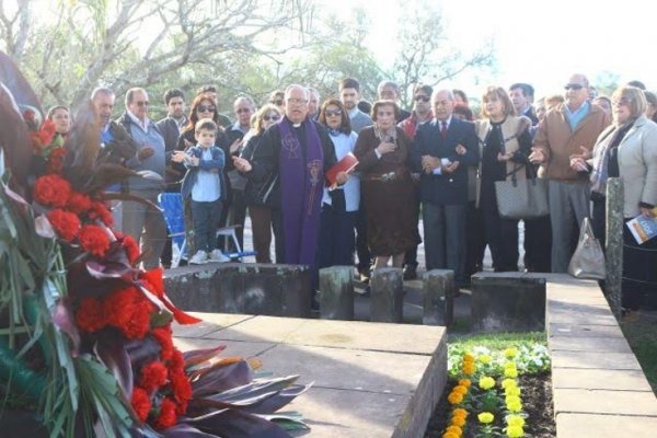 Tato asistió al homenaje que le realizaron a su padre Juan Romero