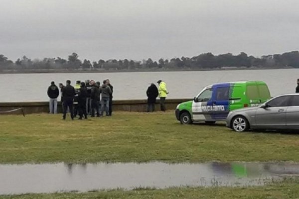 Hallaron un cadáver maniatado con alambre en la laguna de Chascumús