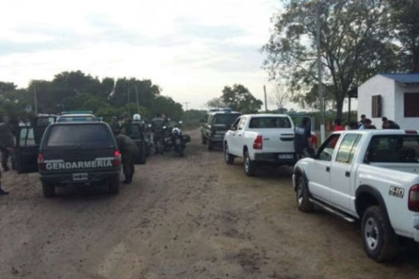 Megaoperativo en Itatí: Demoraron a tres paraguayos, secuestraron embarcaciones y un rifle