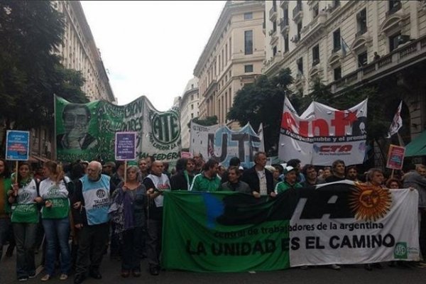 Marcha a Plaza de Mayo en repudio al desalojo en Pepsico