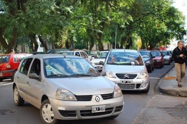 Incremento: Remises y taxis comenzaron a aplicar la nueva tarifa