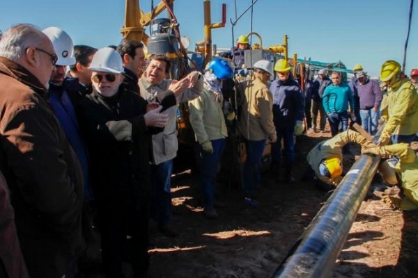 Colombi presidió el inicio de obras del gasoducto de Curuzú Cuatiá