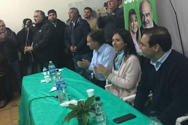 ELI continúa la  recorrida junto a  Gustavo Valdés y demás candidatos al Congreso Nacional