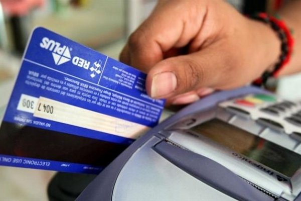 Retrocedieron 7% las compras con tarjetas de crédito