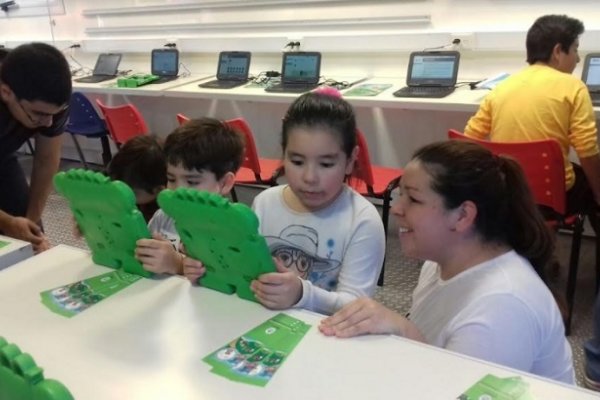 Educación Intercultural Bilingüe y Dirección de Sistemas, presentes en la Feria Provincial del Libro