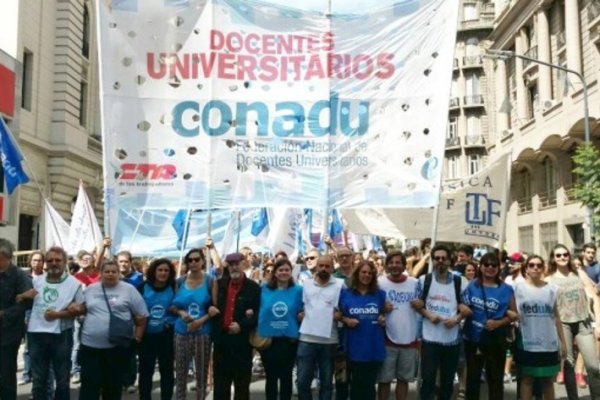 Docentes universitarios advierten por una nueva reforma privatista de la universidad pública