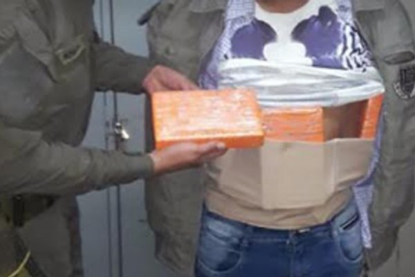 Detenido por llevar tres kilos de cocaína adosadas a su cuerpo