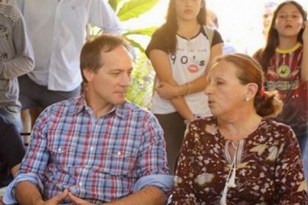 Camau visitó a la vecina que enfrentó al gobernador Colombi