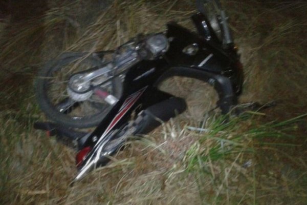 Joven motociclista herido al colisionar contra un caballo en Itatí